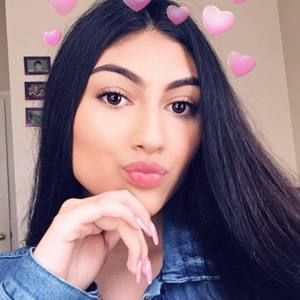 Meet your Posher, Fatima